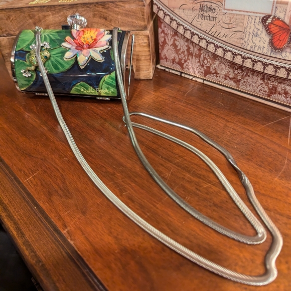 Debbie Brooks New York Swarovski Crystal Frog and Lily clutch - Picture 11 of 14